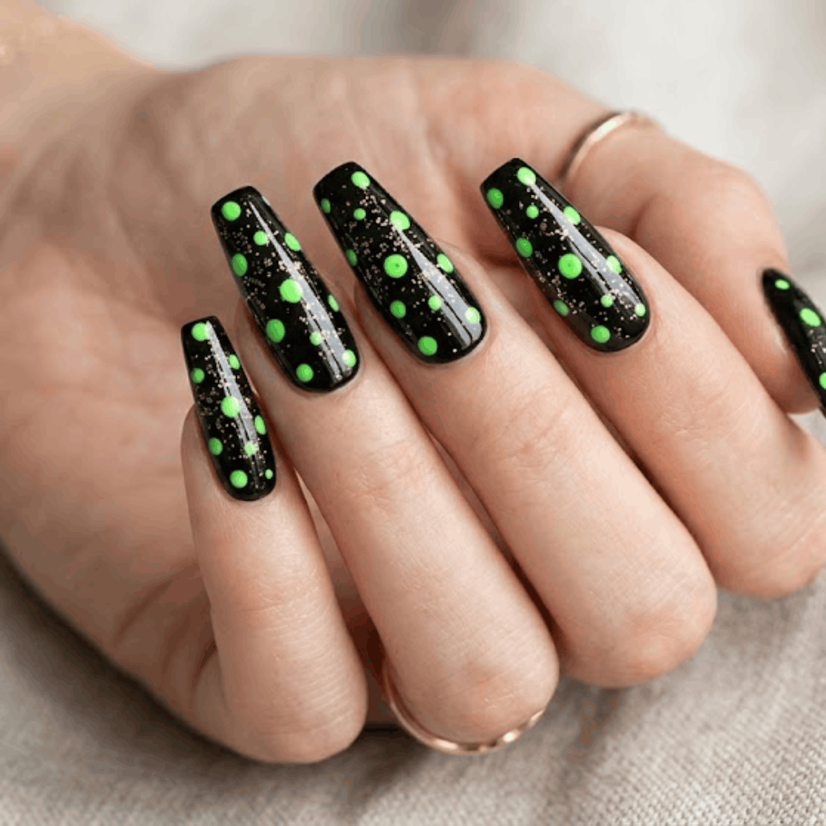 Glow Green Groove