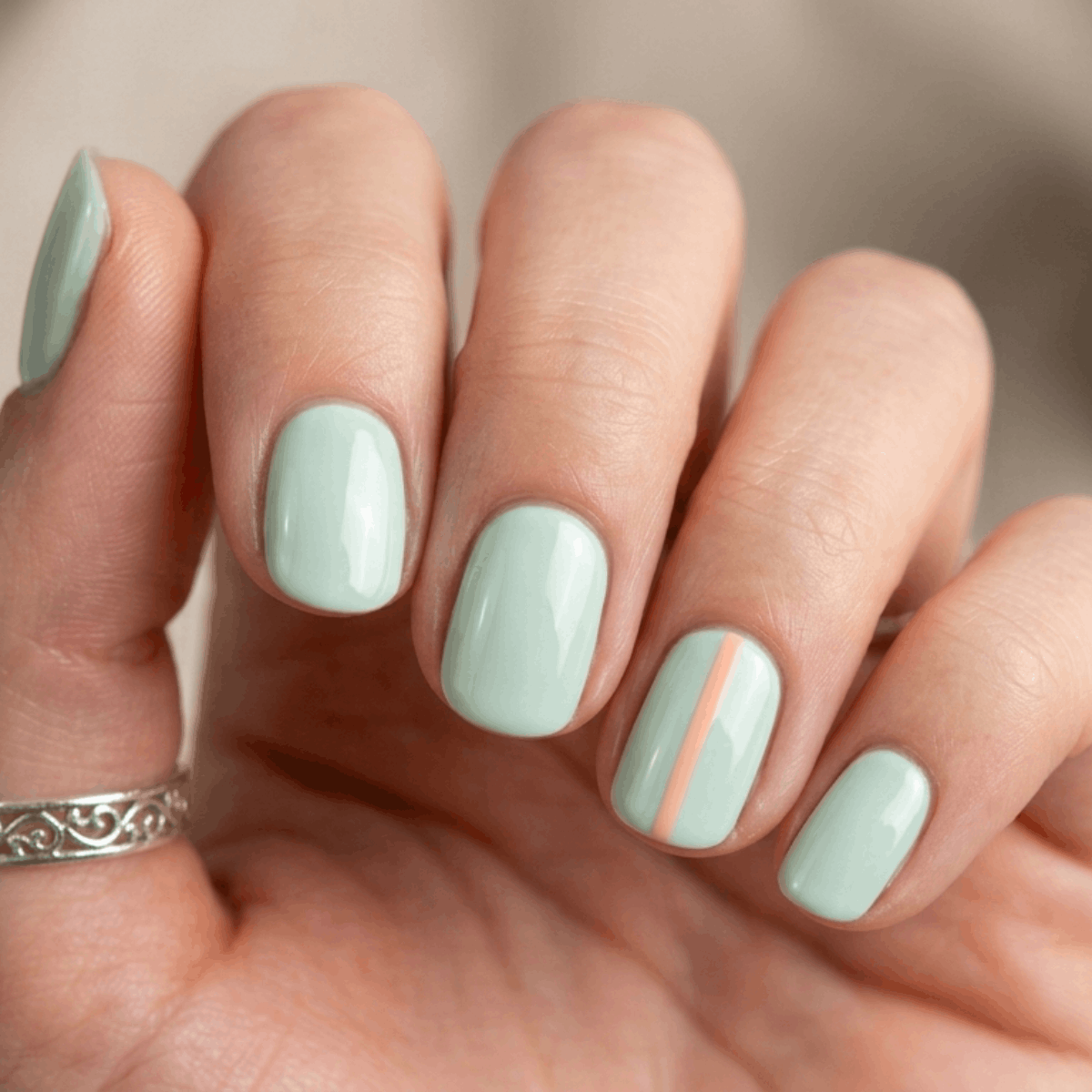 Single Stripe Minimalist