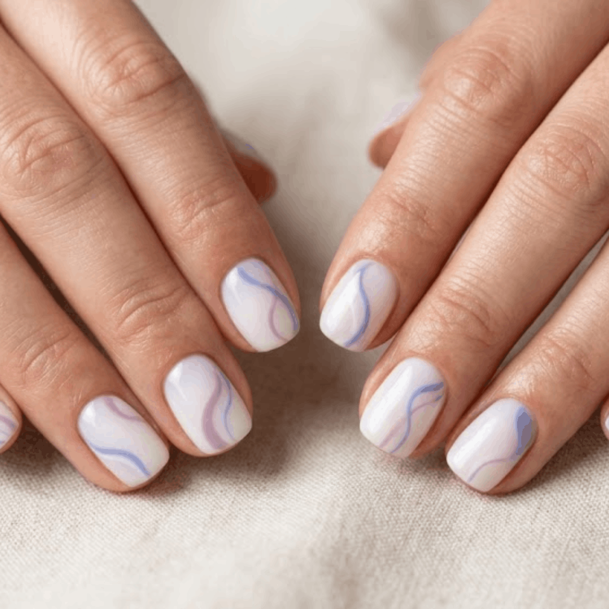 Soft Lilac Wave Accent