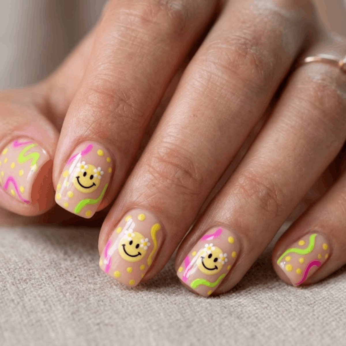 Neon Scribble & Daisies