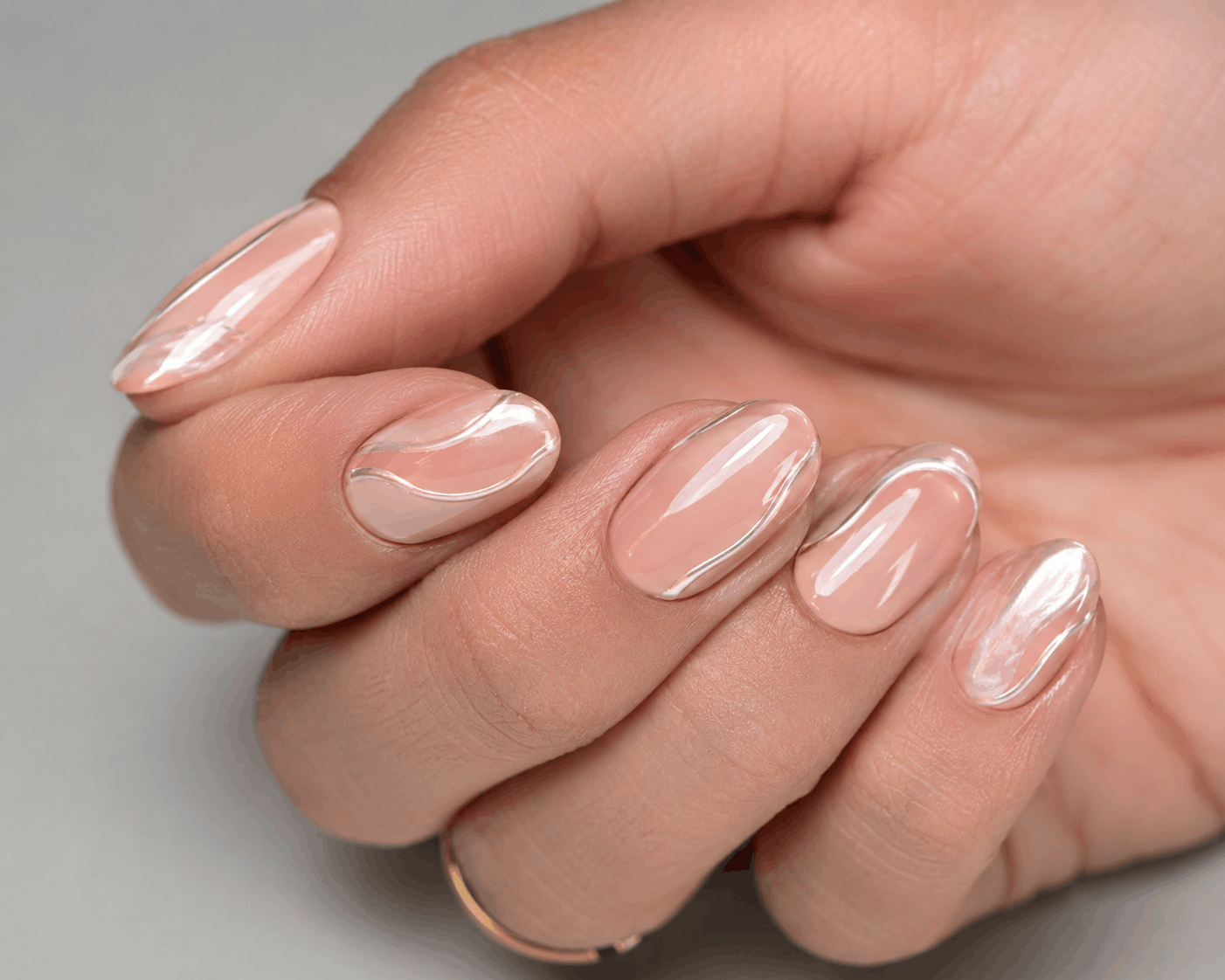 3 Peachy Glossy Nails That Are Perfect For School